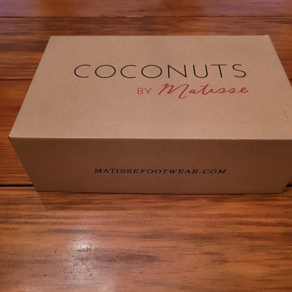 Coconuts by Matisse Colorblock Sandal - Picture 3 of 4